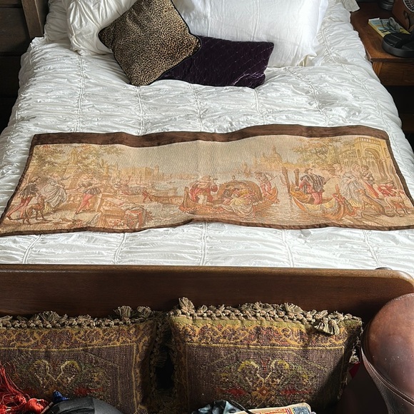 🇧🇪Gorgeous old tapestry from Belgium with faux suede chocolate trim55x22 EUC